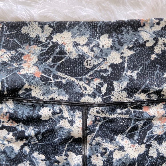 Lululemon Wunder Under Tight Spring Bloom - Picture 3 of 6